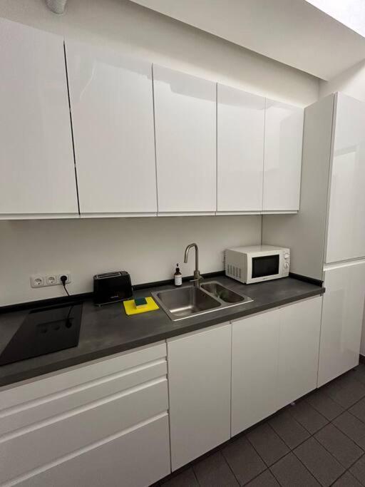Elbapartment 29 Qm Mit Eigenem Badezimmer Hamburgo Exterior foto